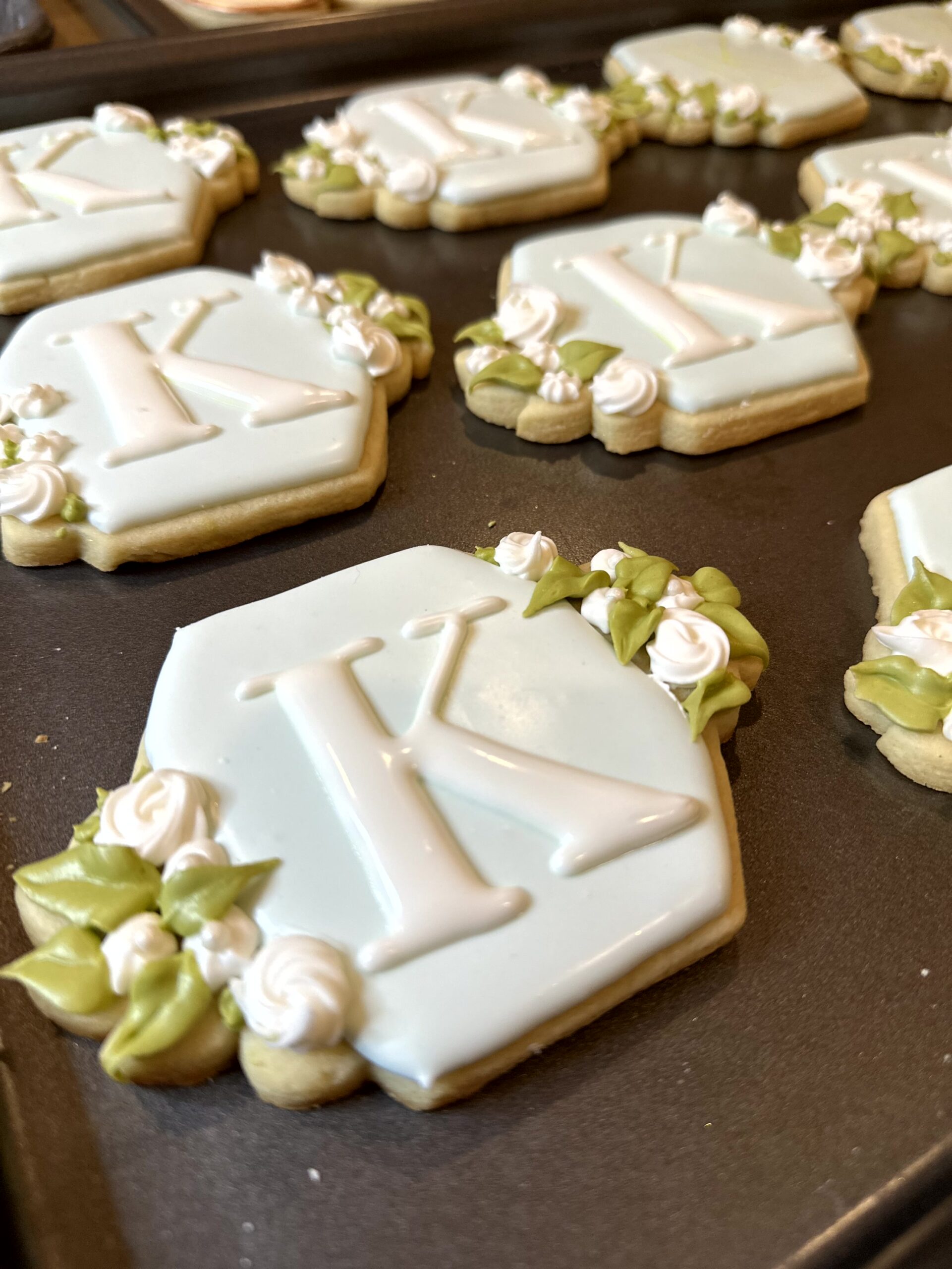 Wedding Cookies with initials or emblems - Cookies - Elegant for wedding cookies.